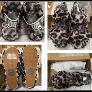UGG COOL LOOKING AND COMFORTABLE IN A GREY PANTHER PRINT SLIDES OR SLIPPERS